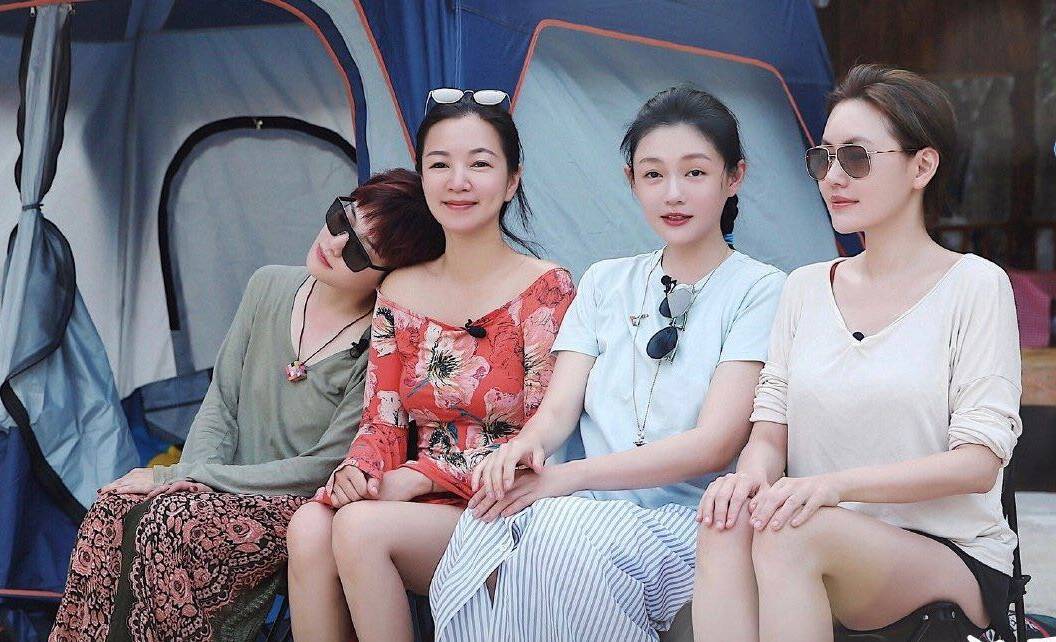 条纹|暑期海岛出游怎么穿?学大S短T搭配条纹半裙,清甜又减龄