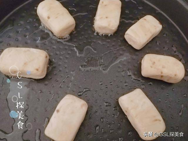 做法|教你做简单小零食，咬一口爆浆，外脆里软，好吃解馋