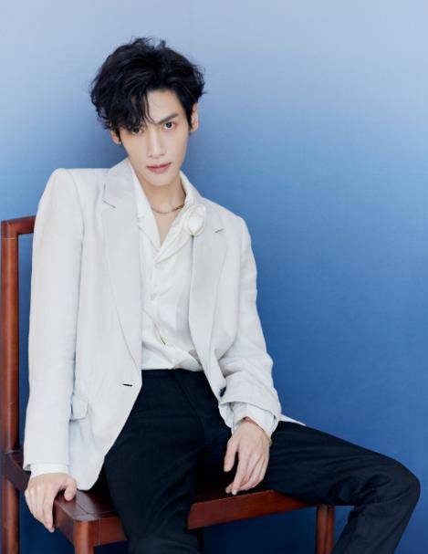 因为|意外！罗云熙陈飞宇被曝将二搭合作新剧，导演或将由陈凯歌担任