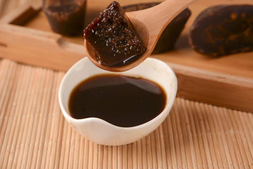 熟地黄的图片中药 0b34e7765a8946aba884b17de8987d85.jpeg