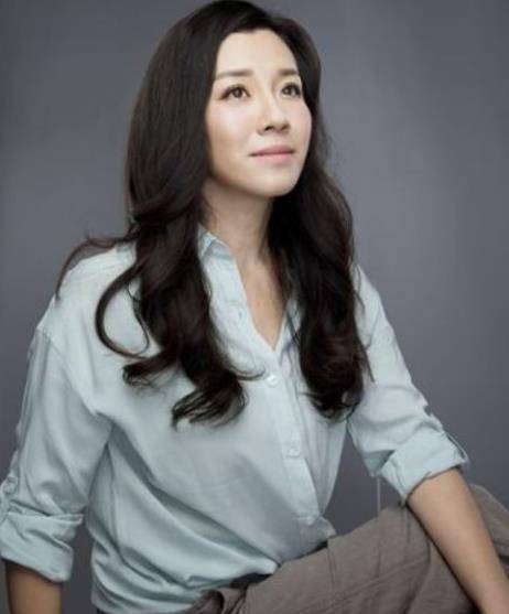 赵本六鹤岗版爷孙恋赵本六欠债800w只剩188新任女友竟18岁