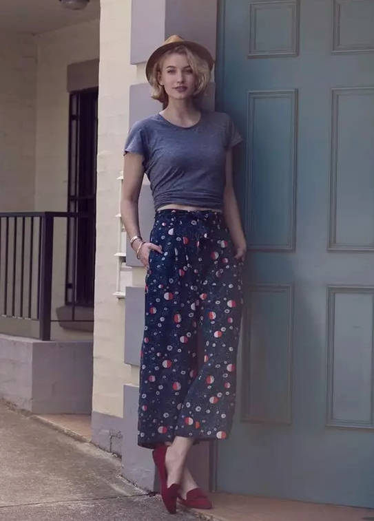 仙女|陪伴是最长情的告白，夏季T恤因裙子的存在而精彩，靓丽又吸睛