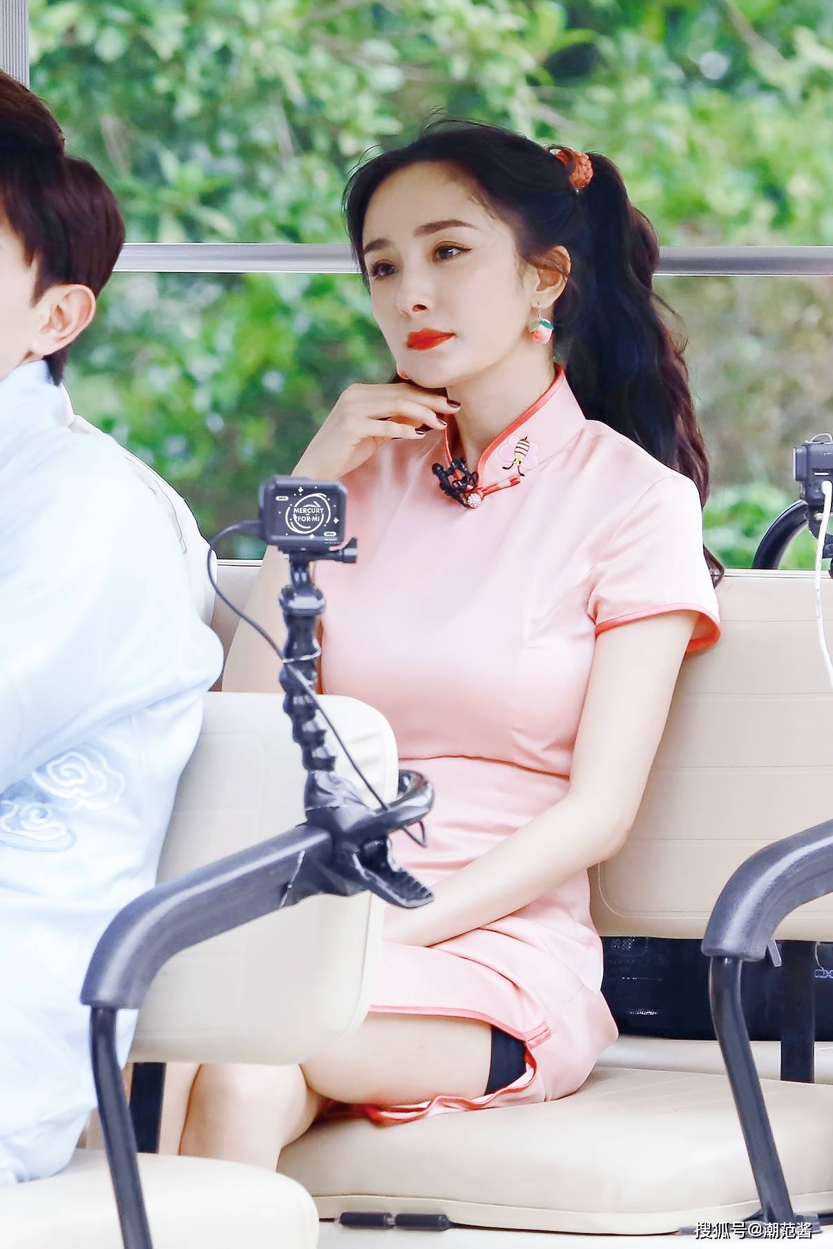 pick|欧阳娜娜改良旗袍造型美翻了,中国女孩今夏必pick这几款裙装