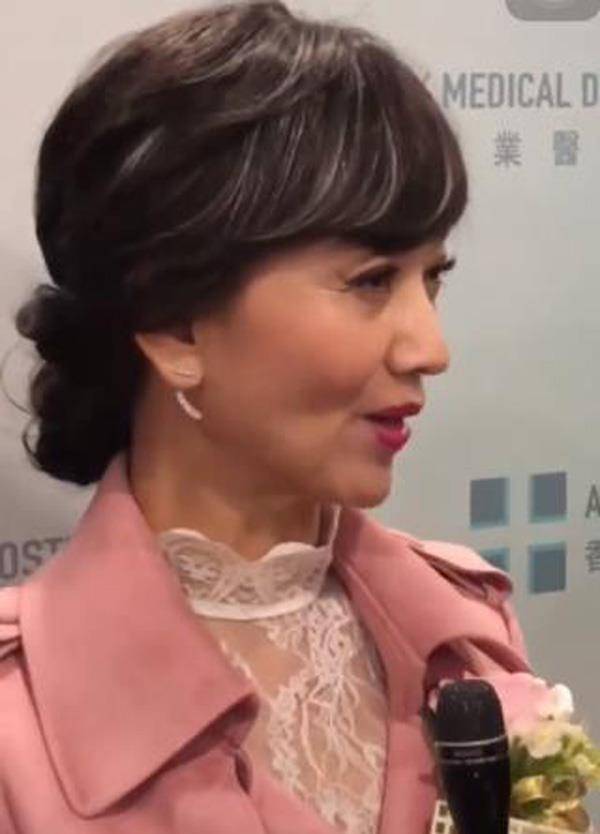 因为|赵雅芝这次真的“老了”，无滤镜修图，白发苍苍但仍然优雅