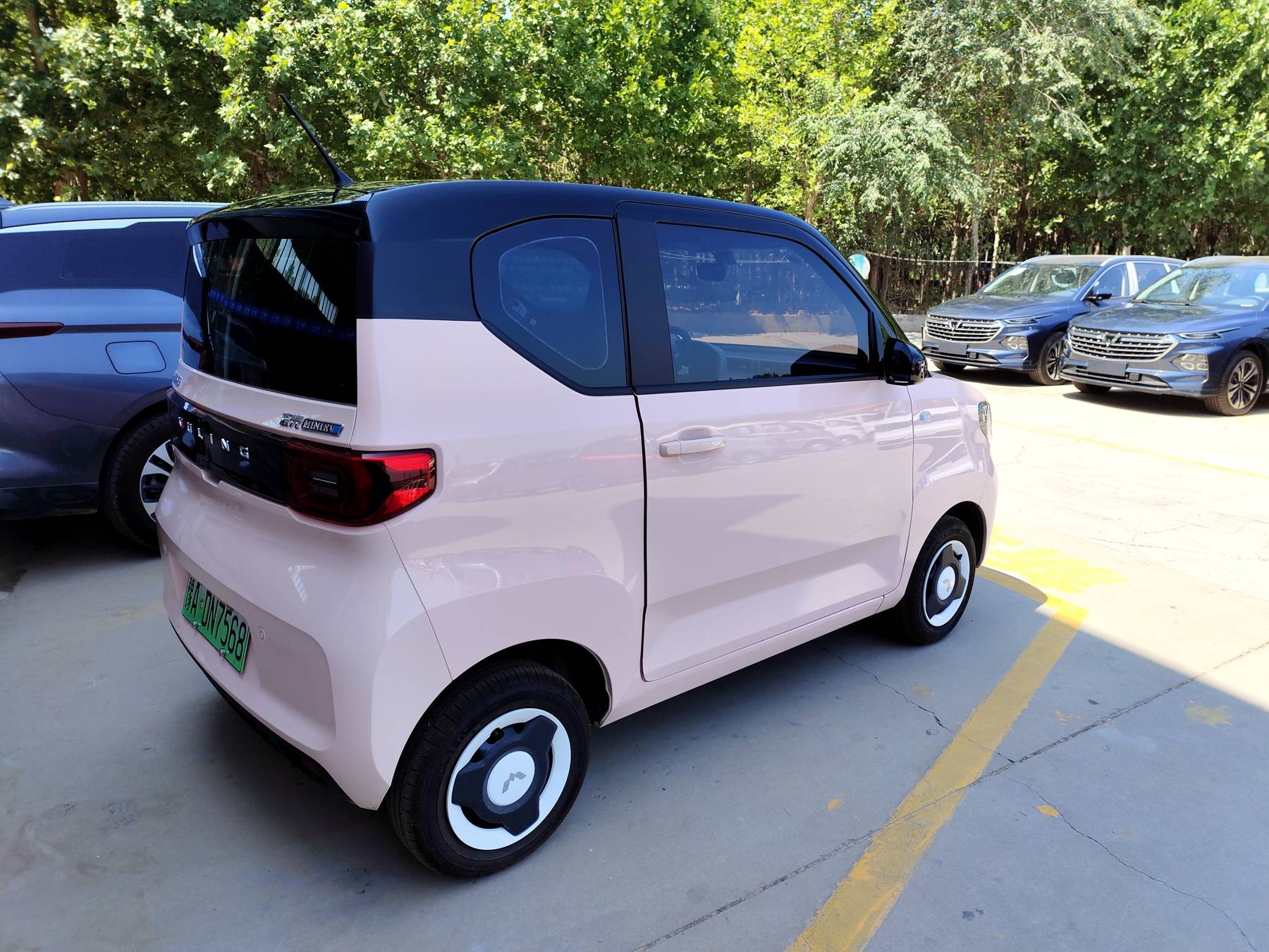 弥补配置遗憾宏光miniev马卡龙版实拍质感提升明显