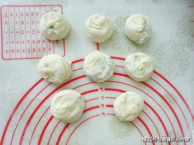 能量|快手葱油饼，外酥里软，15分钟完成，能量足又抗饿，太香！