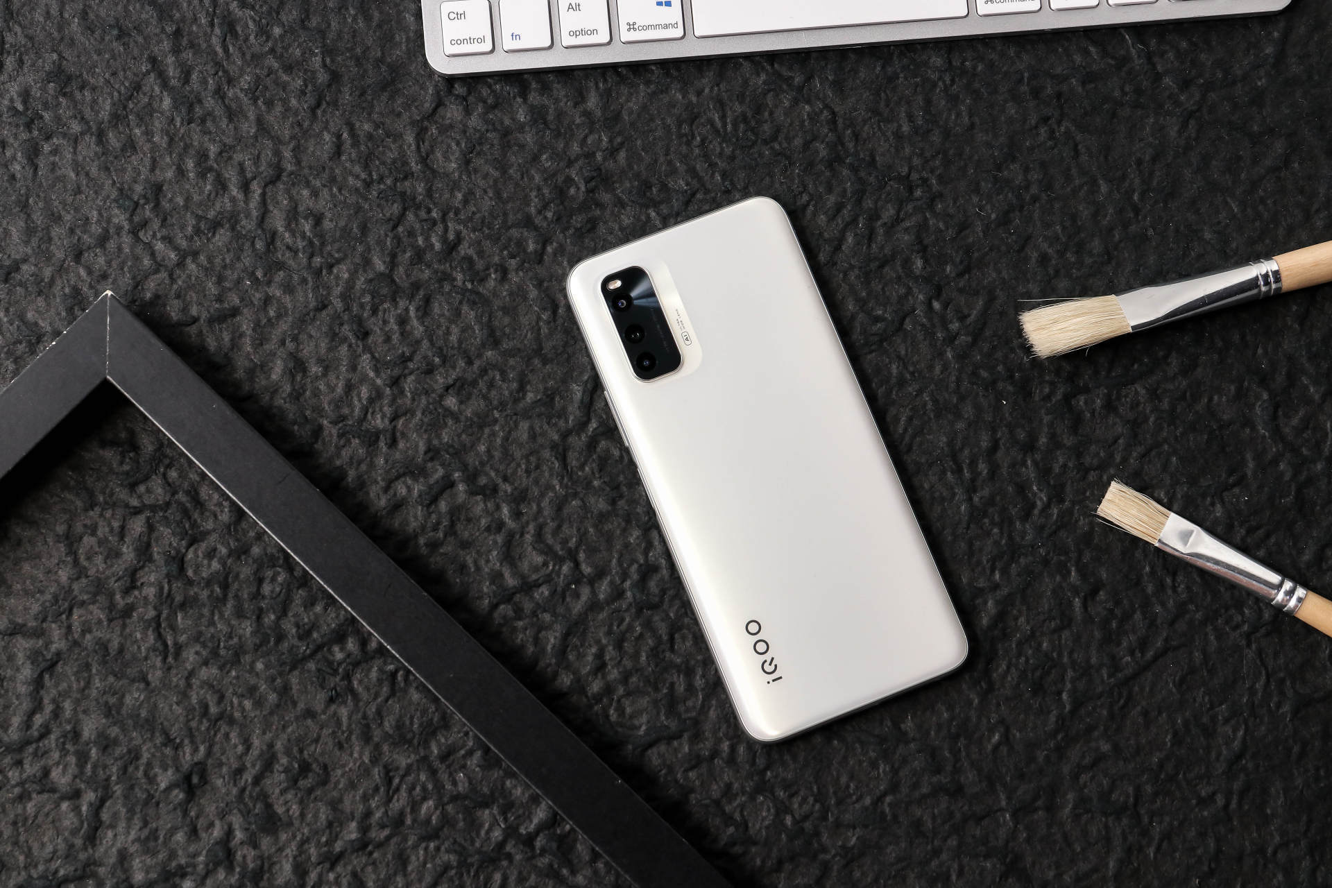 iqooneo5活力版上手骁龙870芯片加持满血性能释放