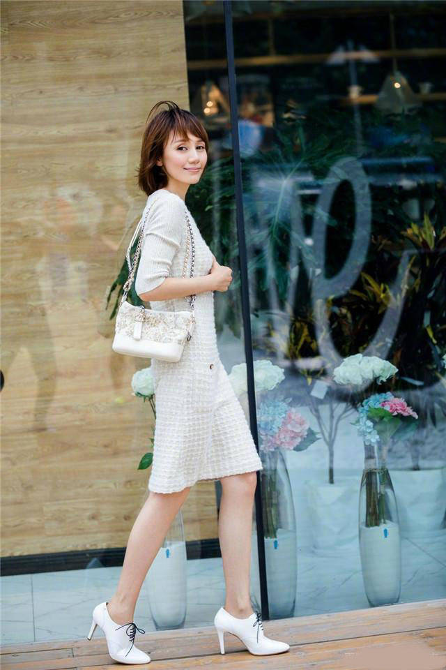 因为|真正精致优雅的女人，夏天很少穿t恤、短裤