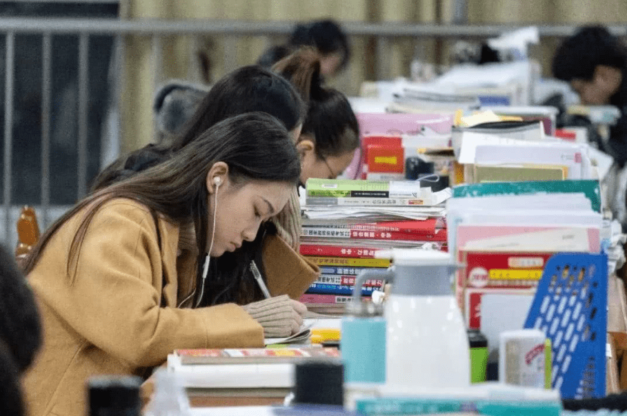 什么|大学是什么体验，为何是15周幼儿园+3周高三，听听过来人怎么说