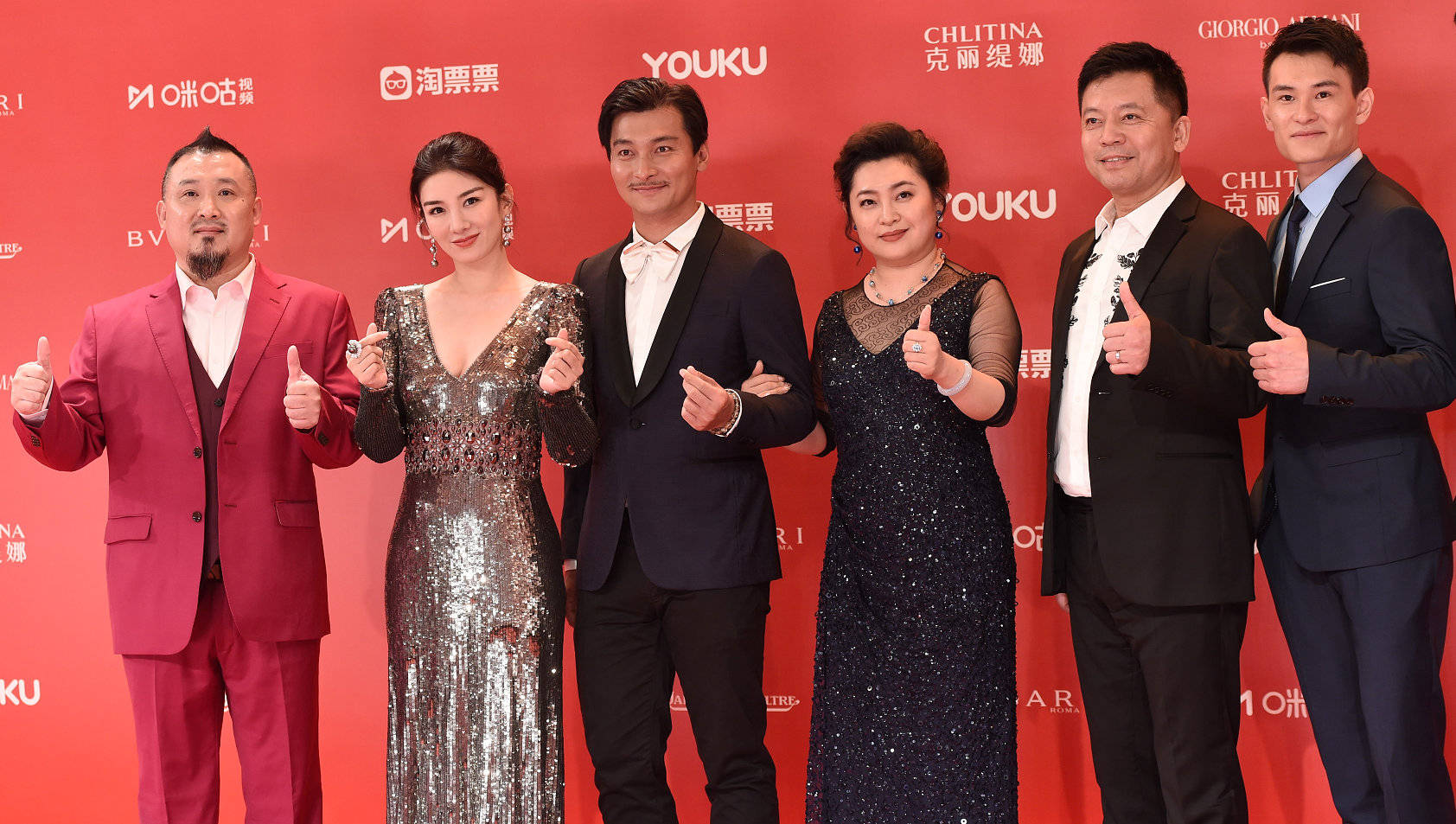 吴京|上海电影节闭幕红毯！郝蕾红裙高调，张子枫惊艳，吴京皮肤黑好多