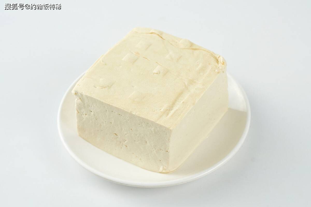 原创天热没胃口炒了一盘蜂窝豆腐一口下去开胃解馋做法简单