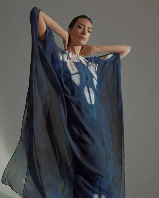 美国|凭借一顶帽子,杰奎琳成了他的粉丝,他却因为蹦迪被逐出时尚圈