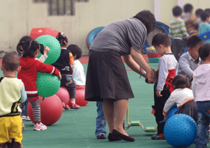 家长|幼儿园要求调查“家底”,家长们也很有“套路”的,不想轻易露富