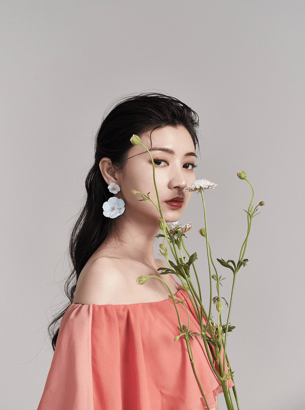 温太医|爷青回:“温太医”与“眉姐姐”罕见同框,简约搭配,仍有CP感