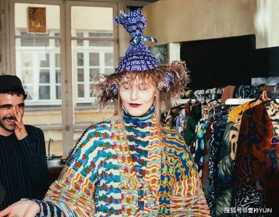 图案|提起褶皱风格还只知道三宅一生？德国小众品牌Julia Heuer表示不服！