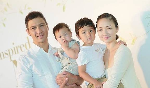 什么|辞职备孕一年终于怀上二宝，大宝趴在我肚子上说句话恨不得去打胎