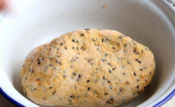 面的|一款好吃到爆的小零食，面粉鸡蛋炸一炸，香酥脆甜不上火