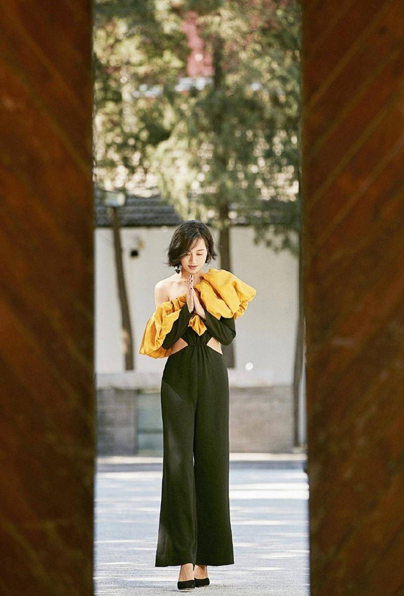 朱丹|朱丹瘦的时候也挺时髦，穿连体裤盖住“脚后跟儿”，腿又显长一截