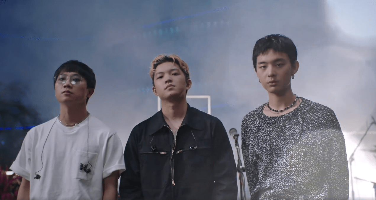 除了官宣三位明星代言人外,vivo还请到了mandarin乐队,明星张婧仪以及