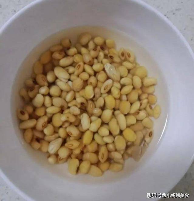 黄豆|这东西，女人最该吃，淡化斑点，皮肤白皙，更有弹性