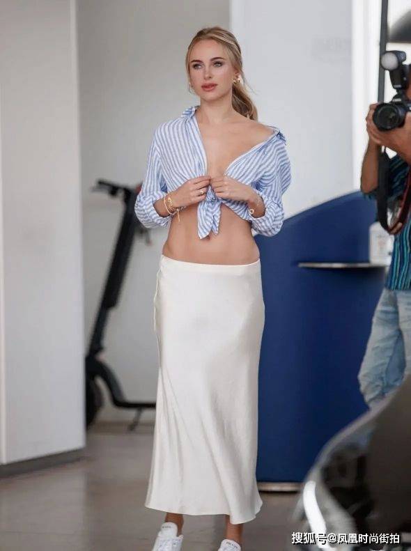 条纹|国外的女星在穿搭方面真是无所不及，有眼前一亮的感觉