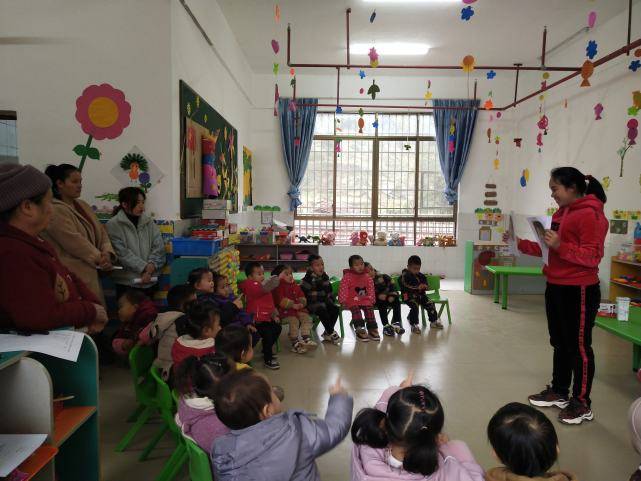 什么|“专科生凭啥教孩子？”大专生扎堆幼儿园老师，家长听闻不乐意了