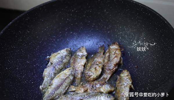 春食小河鲜,比蔬菜还便宜,三块钱做一大盘,下酒好菜