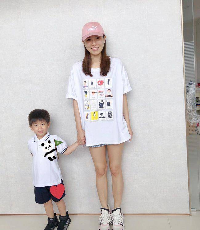 幼儿园|郑中基现身儿子幼儿园毕业典礼，娶妻生子之后，成了好丈夫好爸爸