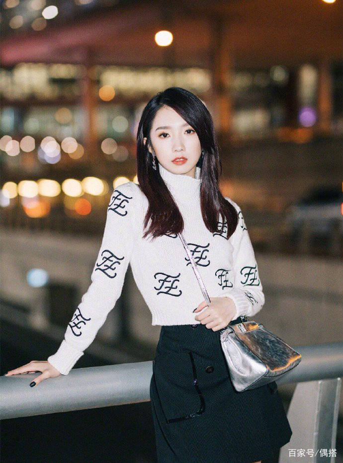 下半身|为什么别人穿毛衣比你好看？外穿搭配高级时髦，这造型太可了，美