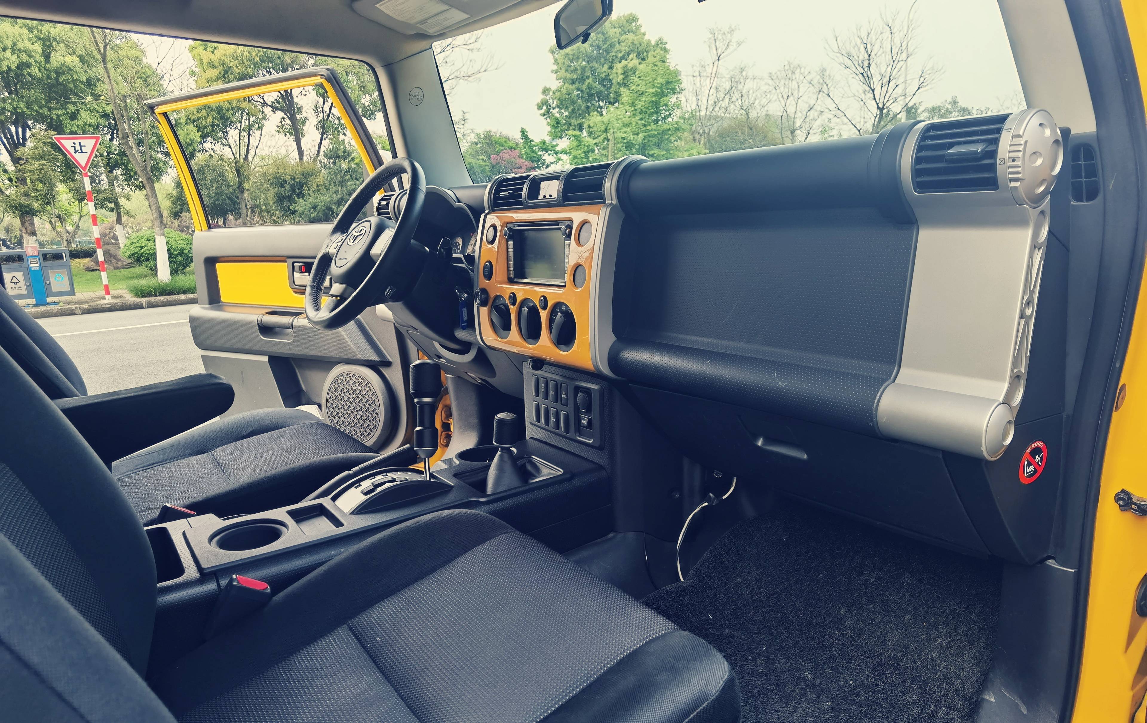 粗狂越野风格丰田fj酷路泽改装hks机械增压越野老炮们的最爱