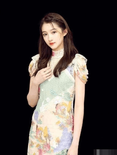 Pick|女星旗袍大赏：赵丽颖、杨幂、热巴、刘亦菲，你Pick谁？