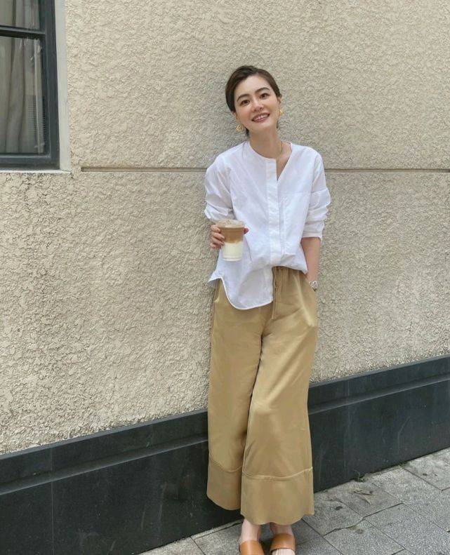 大气|要成为精致的女人并不难，简约大气的穿搭就很好看，优雅又有魅力