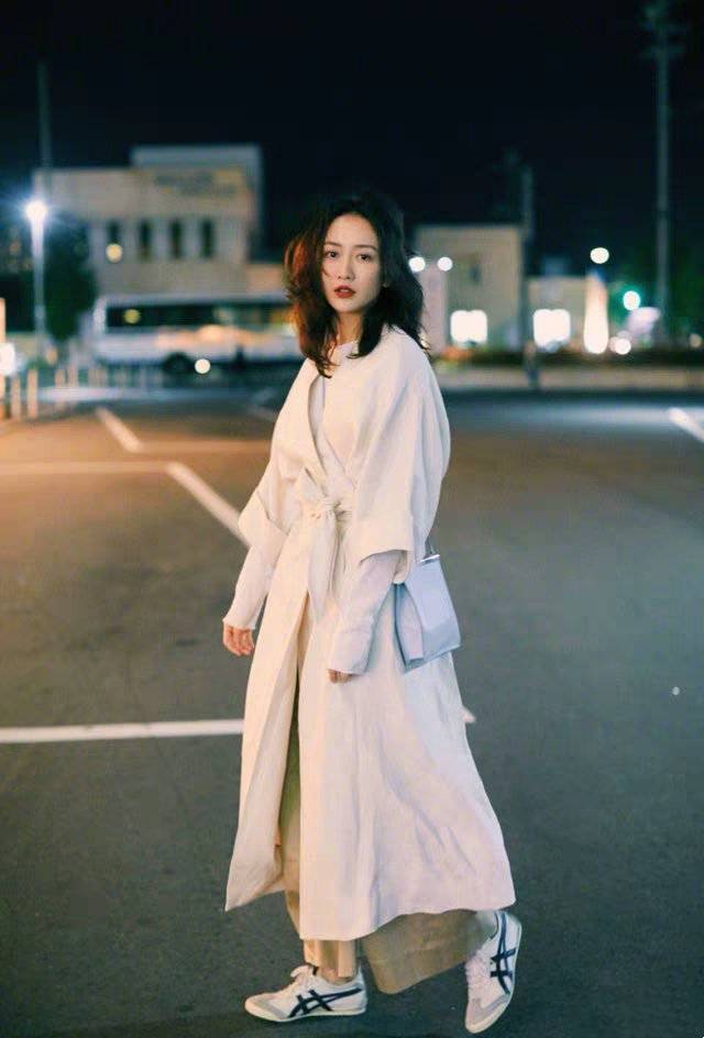 经典|《惊蛰》王鸥气质太绝，戏里戏外都美成画，冷艳霸气自带高贵感