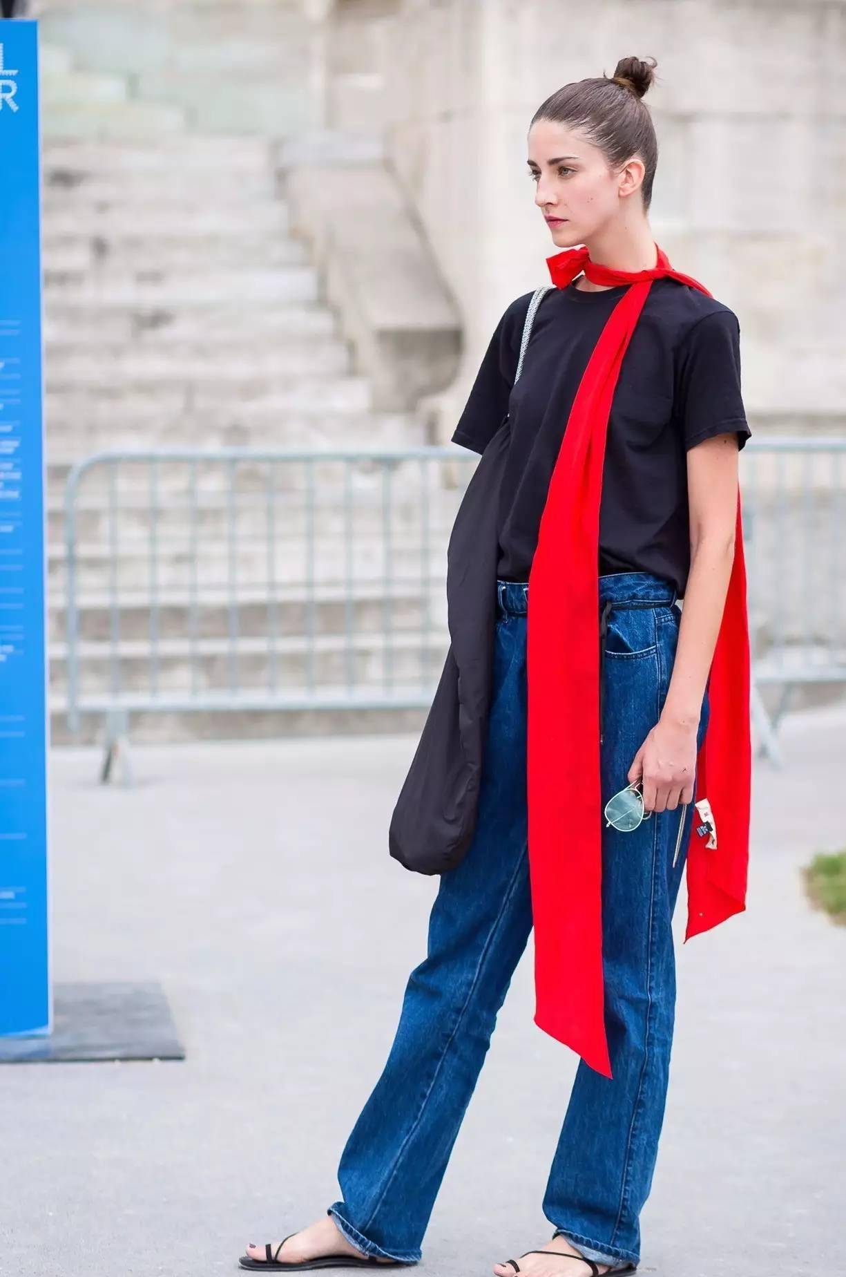 柠檬精|黑T恤比白T恤更显瘦时髦?娜扎、杨幂告诉你就是这样,谁穿都美!