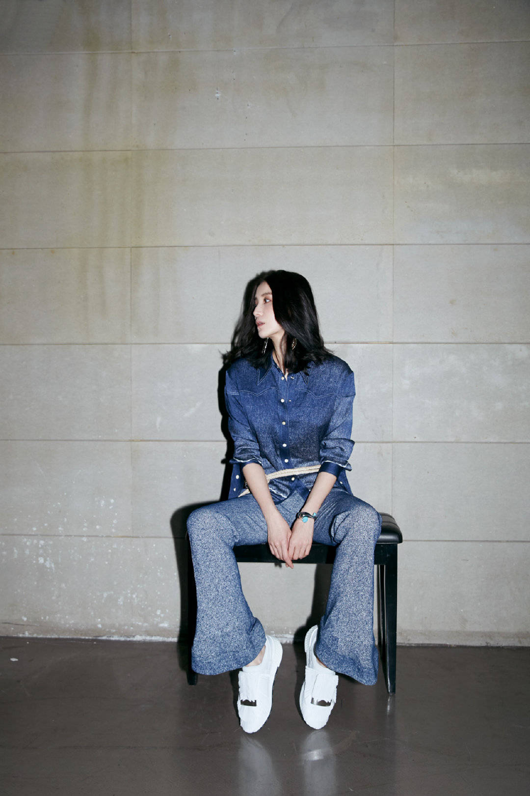 整体|同穿CHLOE渐变蓝牛仔套装，张钧甯优雅宋佳帅气，孟美岐美得突出