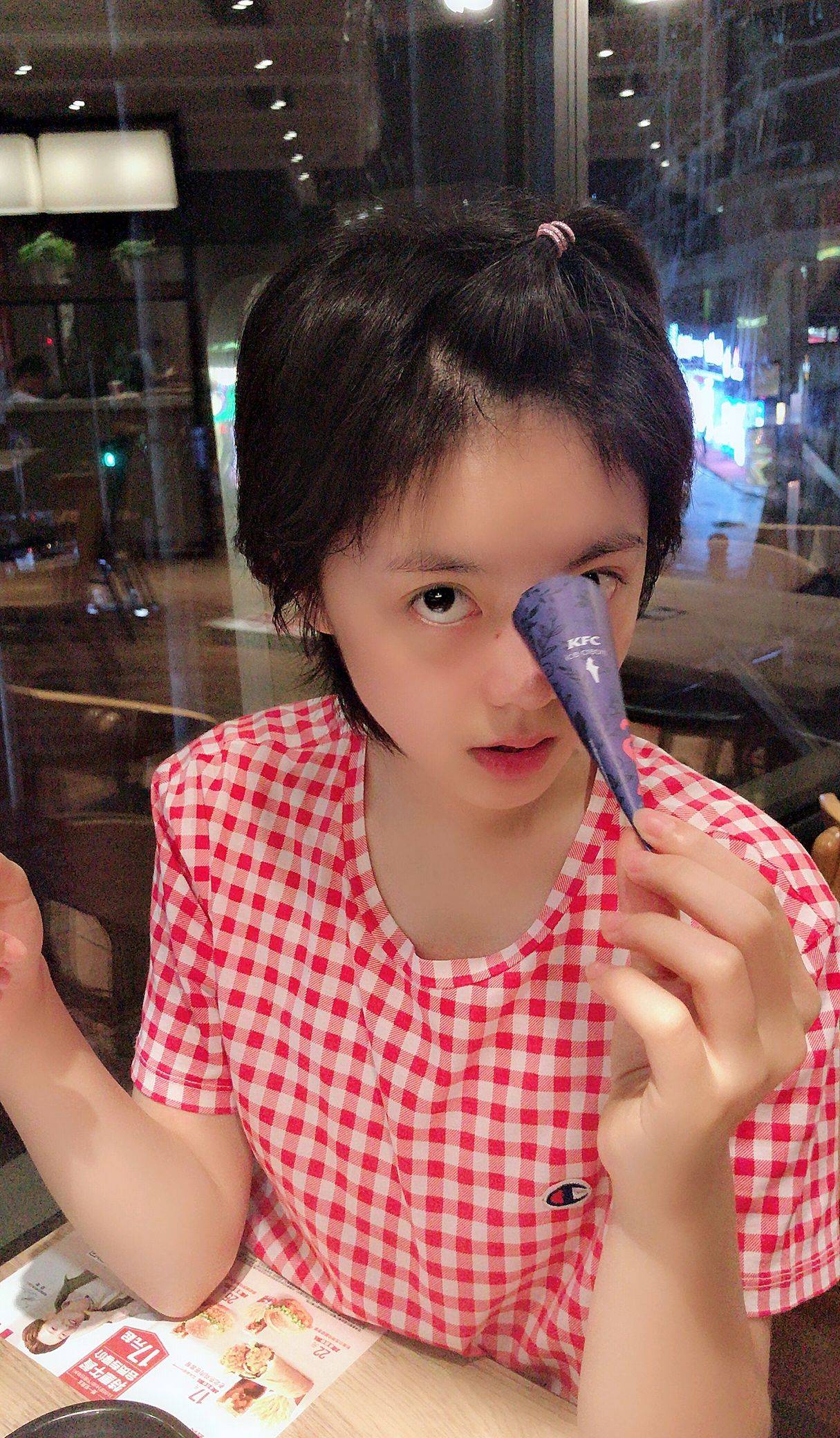 清透|“国民闺女”赵今麦的格纹诱惑，小清新风代言人，00后该有的模样
