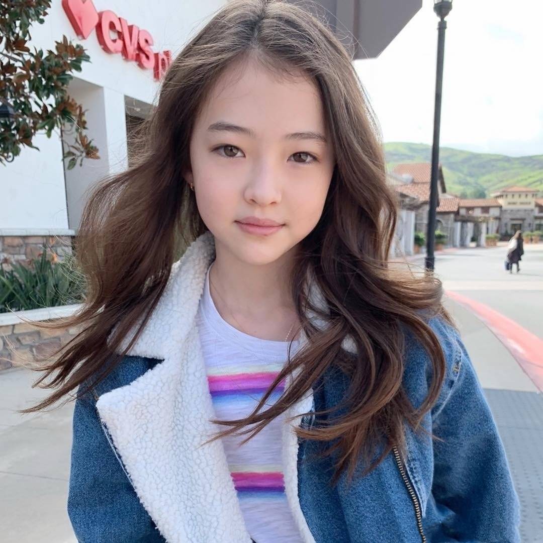 时尚|“YG小公主”Ella，11岁的猫系小仙女，冷艳气质高级感满满，好美