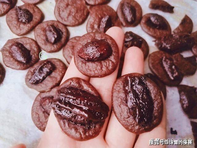 做法|两个蛋清,做出孩子爱吃的零食,酥脆可口,孩子一口一个吃不停