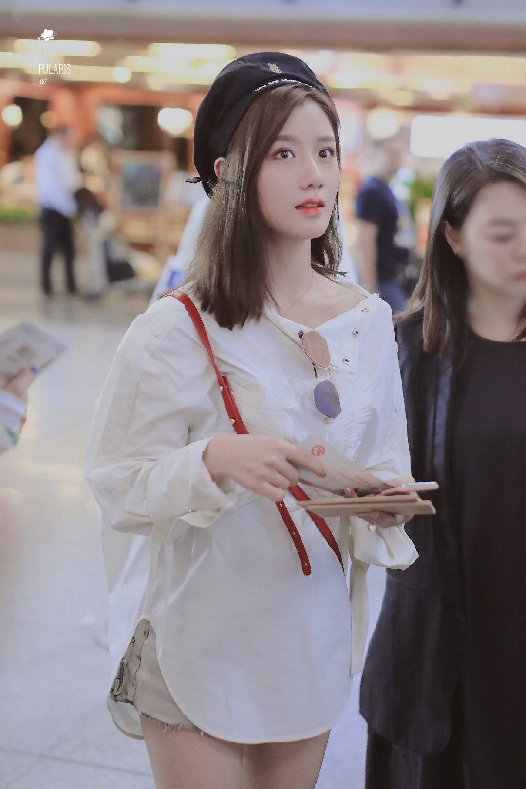 卫衣|“白富美”陈意涵私服超会穿,贝雷帽打造复古高贵,元气美少女