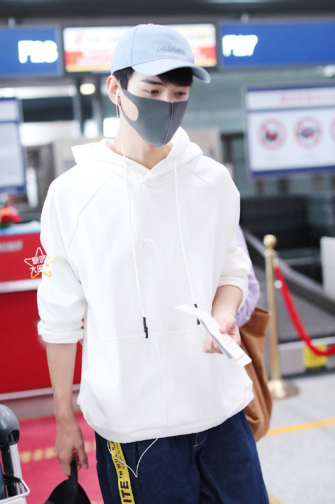 卫衣|《小美满》男主龚俊,颜值超高的小哥哥,私服穿搭又酷又帅