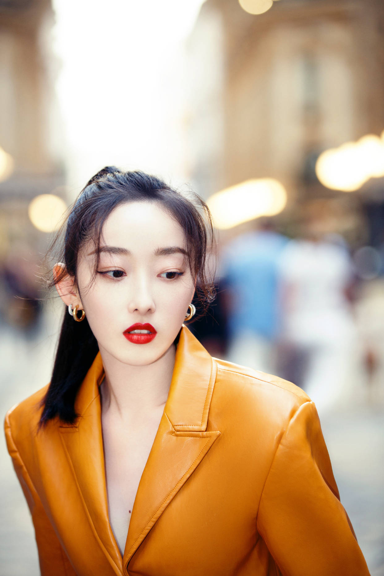 蒋梦婕|“最胖林黛玉”完美逆袭！蒋梦婕焦糖皮裙一抹红唇，气质惊艳网友