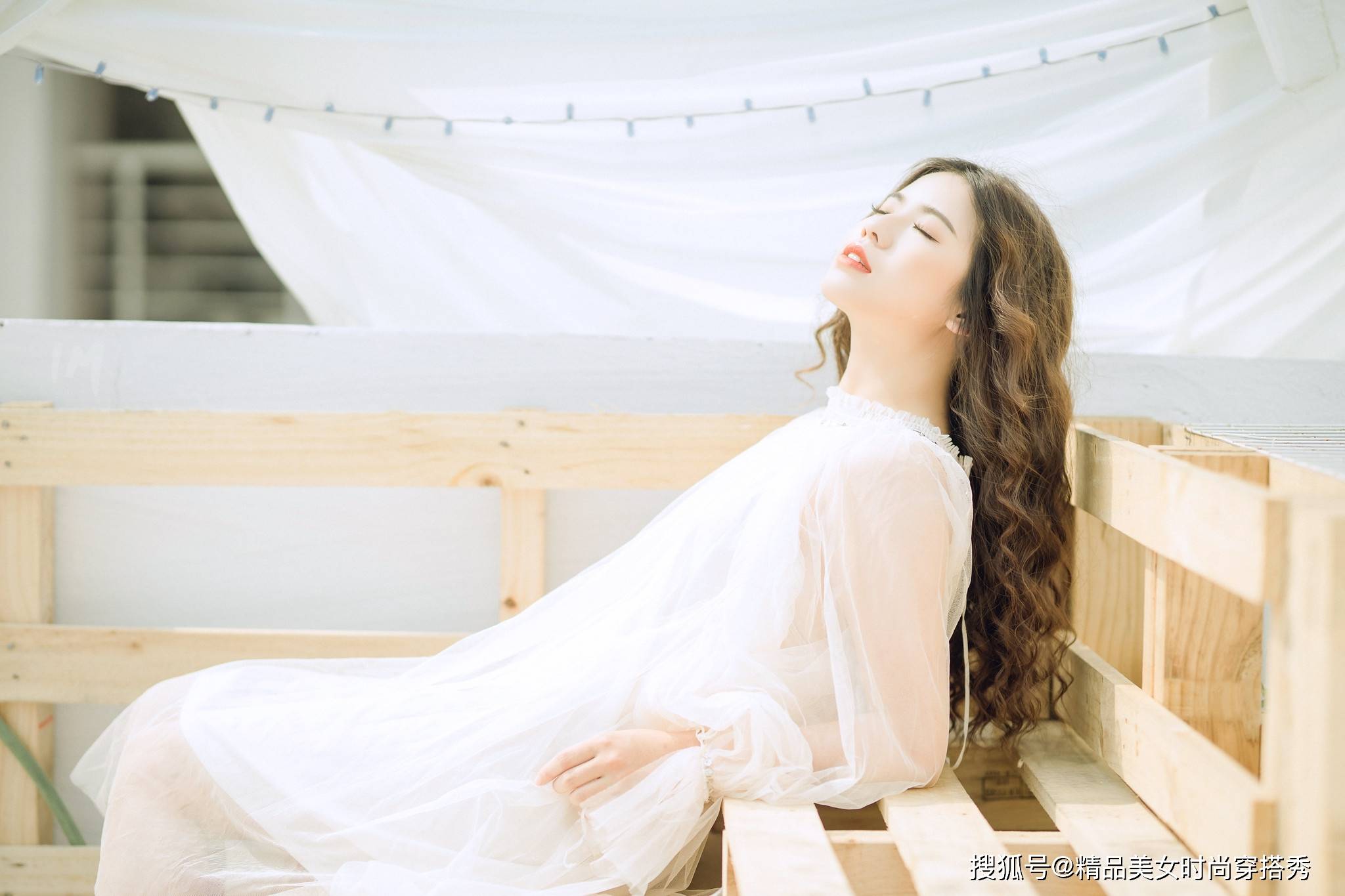 白色网纱连衣裙,浪漫唯美,一种甜甜的味道席卷而来