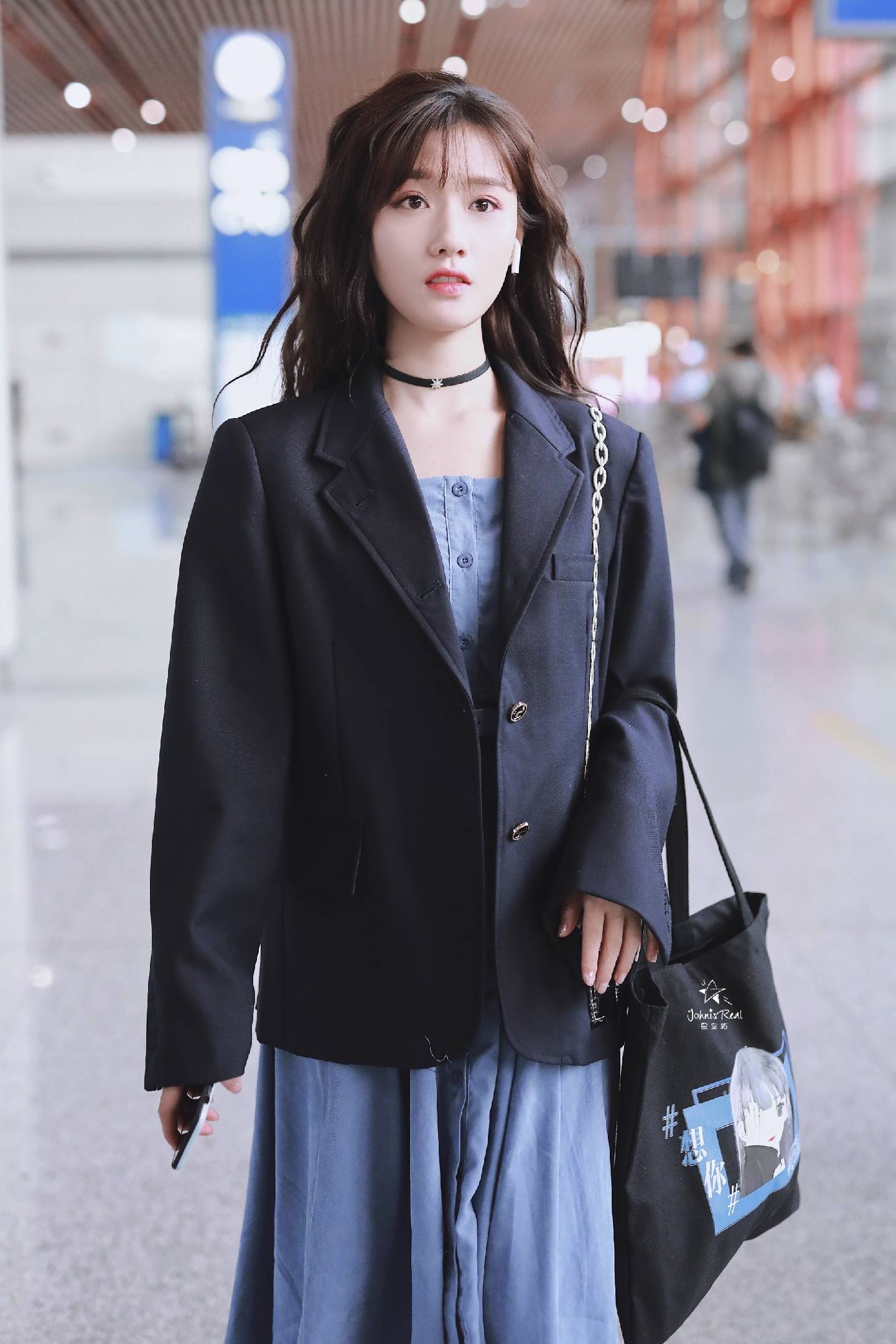 卫衣|“白富美”陈意涵私服超会穿,贝雷帽打造复古高贵,元气美少女