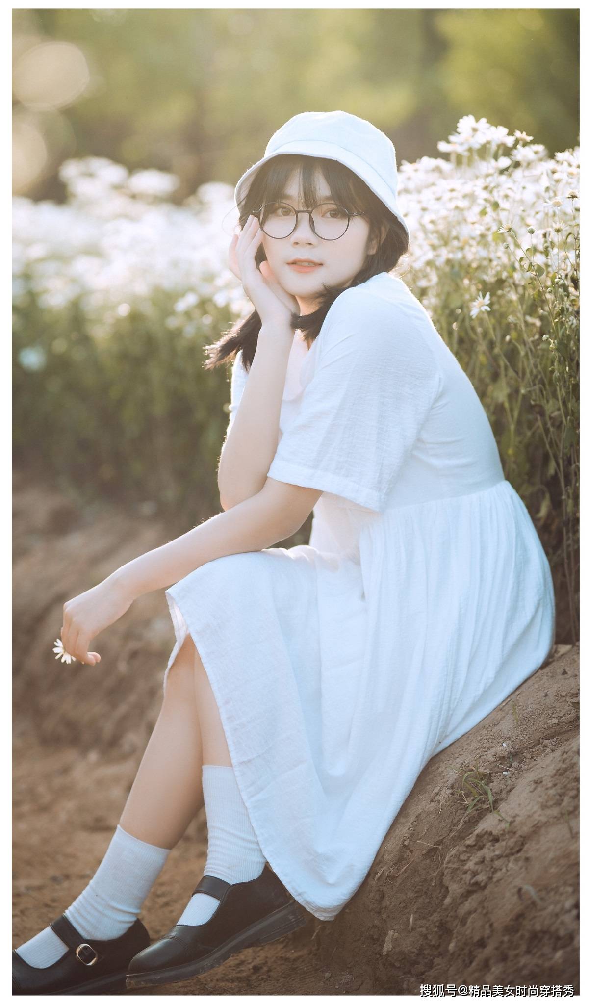 那件|白色娃娃领连衣裙，清新可人，上身甜美减龄，可爱俏皮