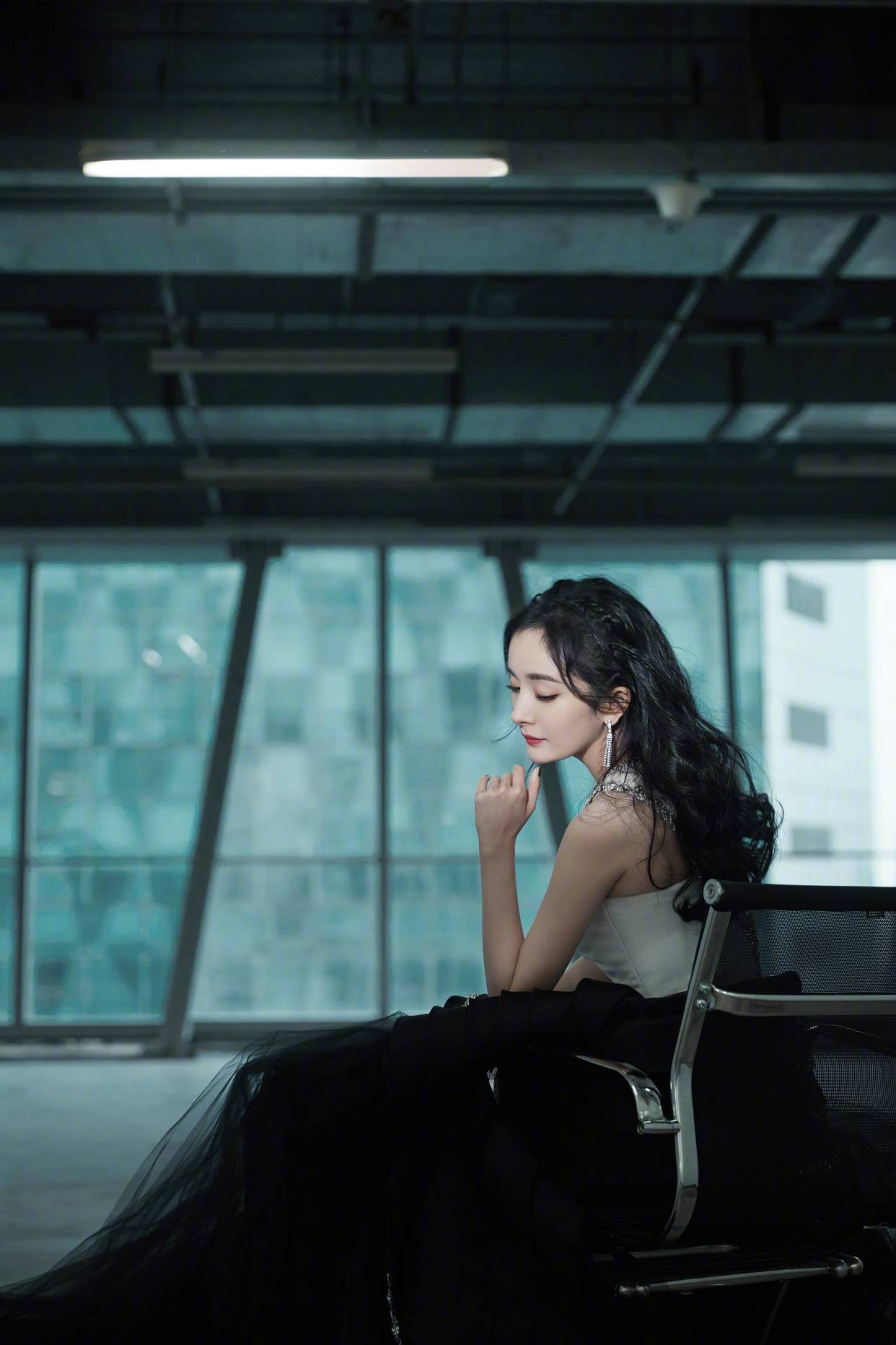 赵丽颖|微博之夜7大天鹅，赵丽颖刘亦菲神仙同框，三杨姐妹美得各具特色