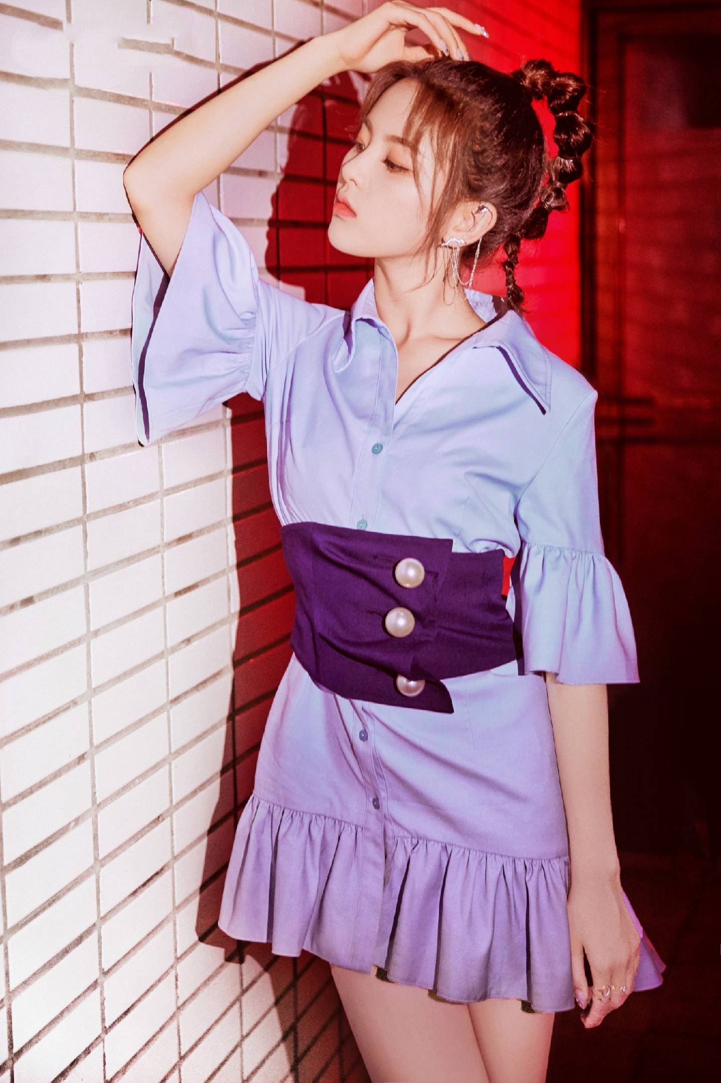 超越|杨超越换造型师了？私服穿搭越来越甜美少女，跟“开了挂”似的