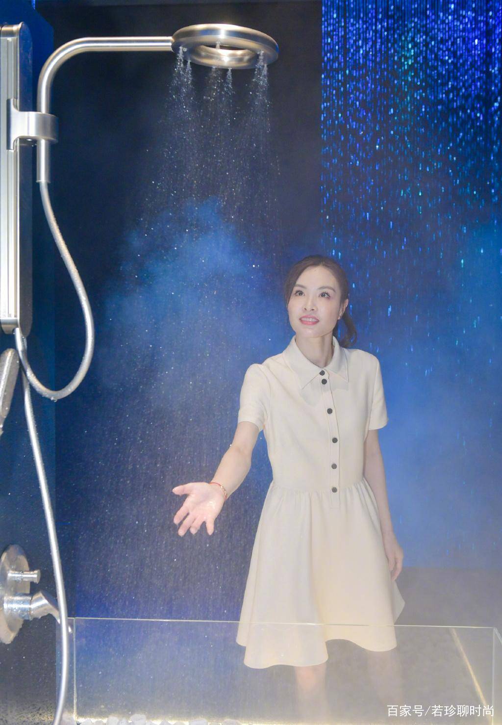 设计|吴敏霞不愧是奥运冠军，退役后活的更潇洒，写真照美的不像35岁