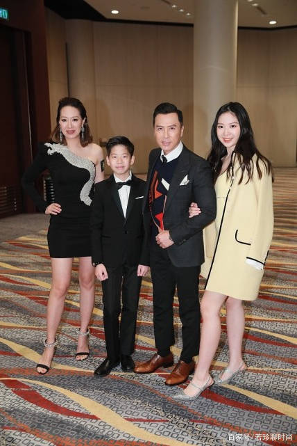 身材|汪诗诗比老公甄子丹还霸气，一家四口同行太养眼，颜值真高