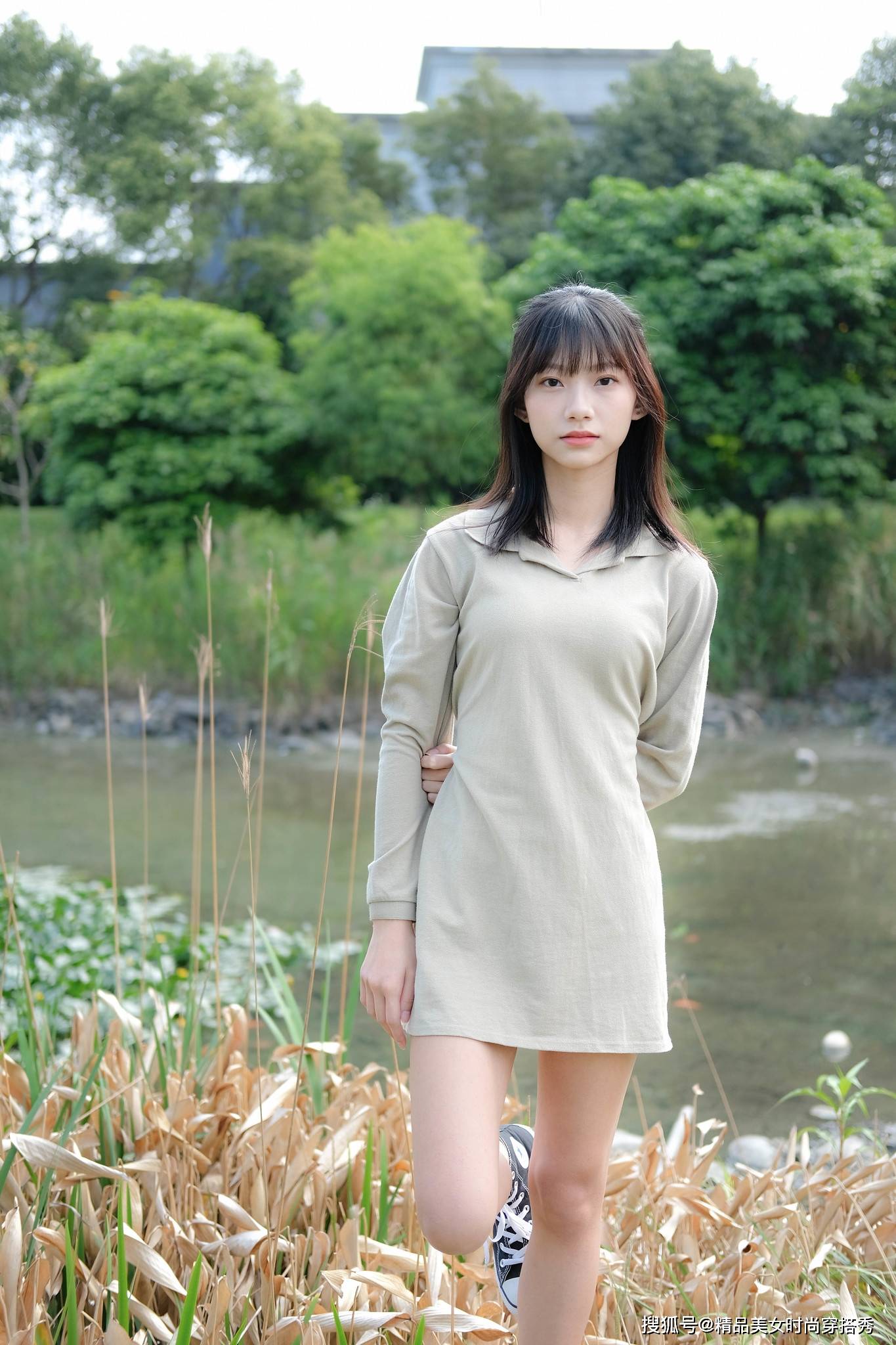 小高|针织运动款的时髦连衣裙,舒适的休闲感让你的青春气息尽情绽放