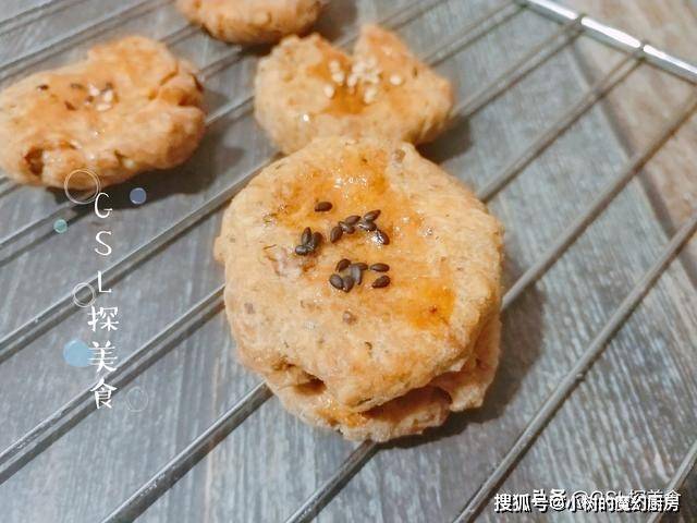 做法|这零食，一拌一烤就好，做法简单，香酥可口，老人孩子都喜欢